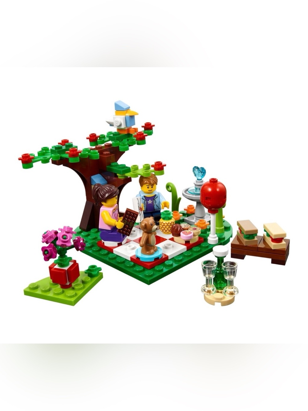 New LEGO Seasonal 40236 Romantic Valentine's Picnic Retired Set Vignette